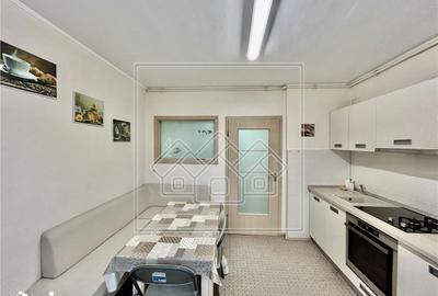 Apartament cu 3 camere decomandat în Terezian - 19