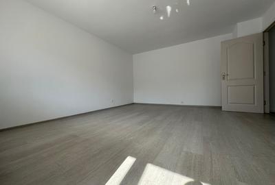 Zona Steaua .. 2 camere ... complet renovat .. S = 56 mp plus balcon - 3