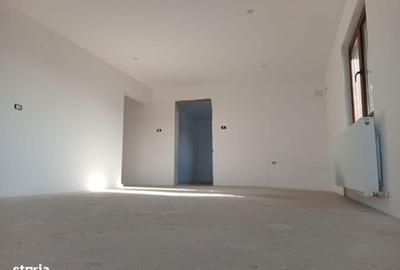 Casă cu 4 camere în Central - 2