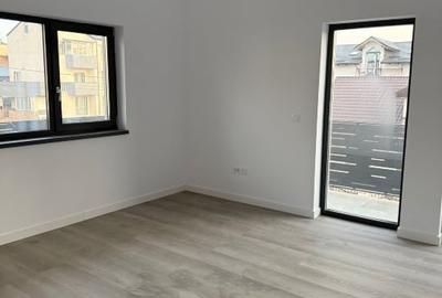 Duplex cu 4 camere cu Canalizare în Bucium - 3