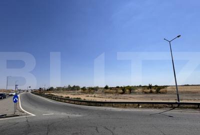 Teren de 44421 mp, în Central - 16