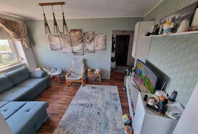 Apartament cu 3 camere in zona P-ta Ovidiu