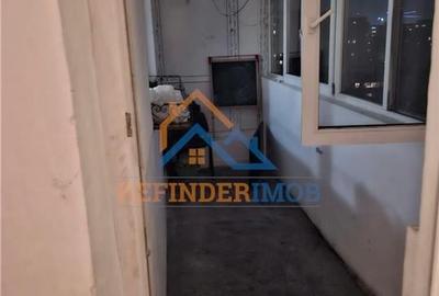 Vanzare apartament 2 camere zona Drumul Taberei  - Piata Drumul Taberei,  Bloc R - 5
