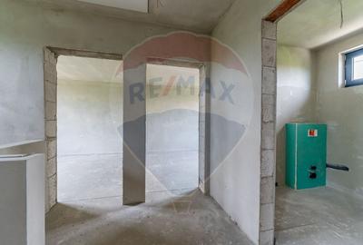 Casă cu 4 camere cu Canalizare în Pârneava - 16