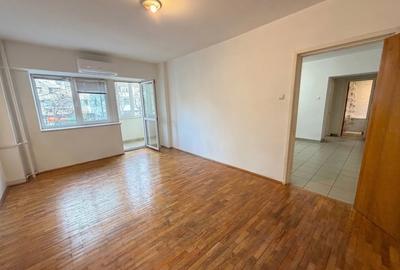 Apartament cu 2 camere semidecomandat în P-ța Victoriei - 3