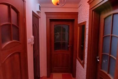 Apartament cu 3 camere semidecomandat în Central - 11