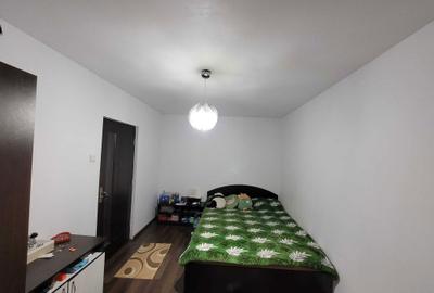 Apartament cu 3 camere semidecomandat în Podu Roș - 4