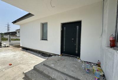 Casă cu 4 camere cu Teren 400 Mp în Năvodari - 2