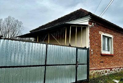 Casă cu Teren 2100 Mp în Lalașinț - 1