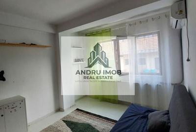 Apartament cu 2 camere semidecomandat, mobilat în Central
