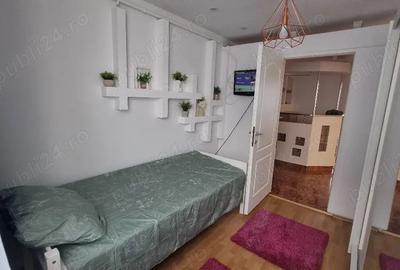 Apartament cu 3 camere decomandat în Petros - 3