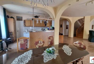 Casă cu 7 camere cu Teren 1717 Mp în Bercu Roșu - 5