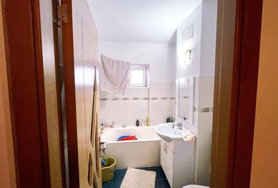 Apartament 3 camere de vânzare –  zona Onix-Electrica | 70 mp utili | Beci 8 mp - 10