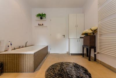 Casa individuala  in zona Sub Arini, 322mp, gradina amenajata - 14