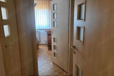 Apartament cu 2 camere semidecomandat în Micro I - 2