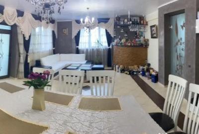 Spațiu comercial, de 1,060 mp, în Central - 9