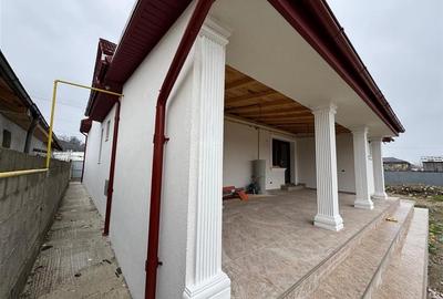 Vila deosebita Parter + Mansarda de vanzare in Odobesti - 8