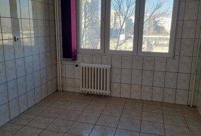 Apartament cu 3 camere decomandat în Pantelimon