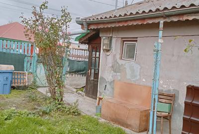Vind schimb casa in Agigea. - 2