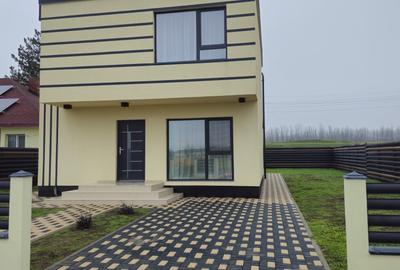 Casă individuală cu 3 camere cu Canalizare în Nord - 3