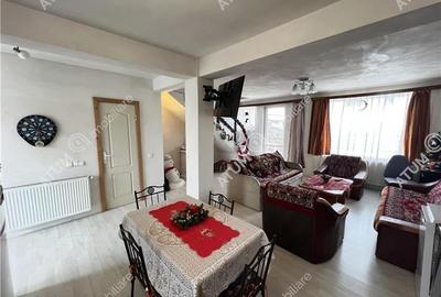 Casa 3 camere 2 bai terasa si curte zona Calea Cisnadiei din Sibiu - 12