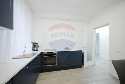 De vanzare apartament cu 2 camere, etaj 1, str. Republicii - 9