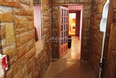 Apartament cu 2 camere semidecomandat, mobilat în Moldova Nouă - 6