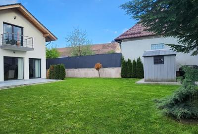 Casa situata in Sacele , P+M, 4 camere, teren 453 mp, zona peisagistica !