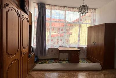 Casă individuală cu 4 camere cu Teren 30 Mp în Gruia - 13