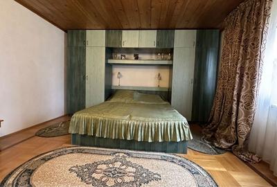 Casă cu 4 camere în Central - 2