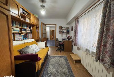 Apartament cu 3 camere în Central - 1