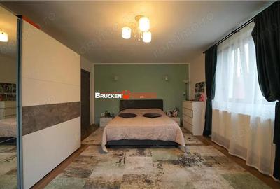 Sanmartin - Vila cu 3 apartamente si potential de inchiriere - 2