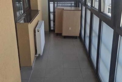 Garsonieră decomandată în Apărătorii Patriei