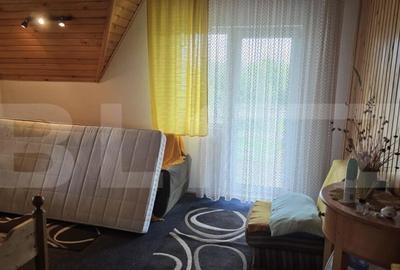 Casa 5 camere , 300 mp; Teren - 2000 mp . Viile Satu Mare - 27