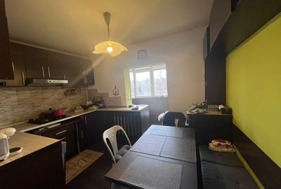 Apartament cu 3 camere decomandat, mobilat în 1 Mai - 8