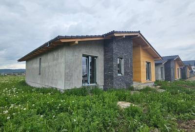 Casa individuala pe parter, teren 500mp, Cristian - 1
