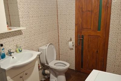 Casa, teren ?i anexe. In Boto?ani, Un?eni, Burle?ti - 3