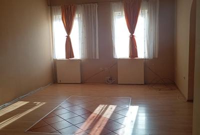 Casă individuală cu 6 camere cu Teren 500 Mp în Nădlac - 8