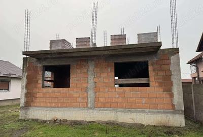 Casă în Cărpiniș - 5