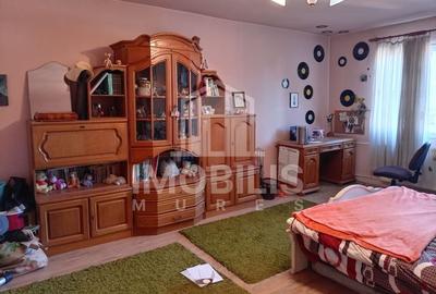 Casa cu 2 corpuri de cladire | zona 7 Noiembrie - 3