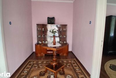 Casă cu 4 camere cu Teren 1600 Mp în Poiana - 7
