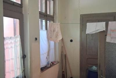 Casă cu 4 camere cu Canalizare în Central - 9