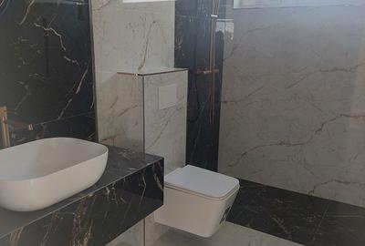Casă cu 4 camere cu Teren 403 Mp în Central