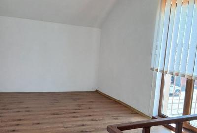 Spațiu comercial, de 40 mp, în Central - 7