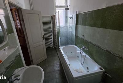 Apartament cu 3 camere în Central - 11