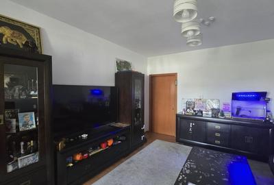 Apartament 3 camere decomandat, adiacent str Moinesti, mobilat si utilat