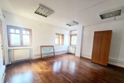 Casă individuală cu 12 camere cu Garaj în Inel II - 8