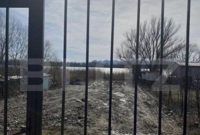 Teren de 1558 mp, în Central