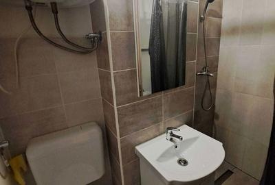 Garsonieră decomandată în 7 Noiembrie - 2