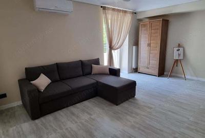 Apartament cu 2 camere în Apărătorii Patriei
